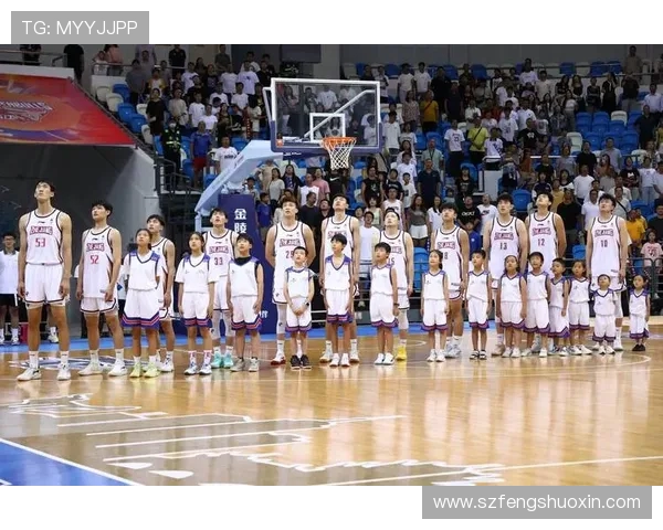 以篮球为核心探索团队协作与个人拼搏精神的完美融合之道 以篮球为核心探索团队协作与个人拼搏精神的完美融合之道