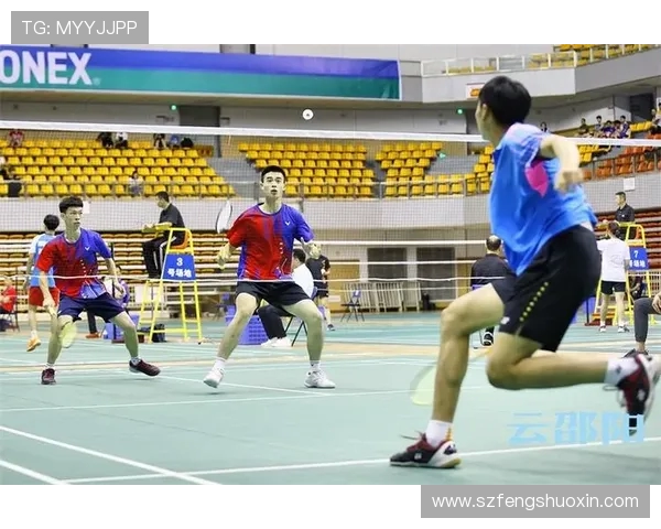 重庆羽毛球队在全国锦标赛积分榜上以100分稳居第一名展现强劲实力